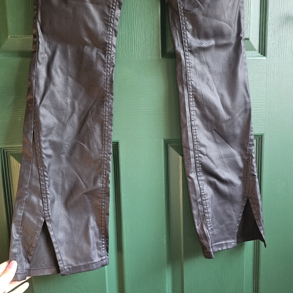 $118 Free People Spellbound Split Hem Black Coated High Rise Jeans - Picture 13 of 16